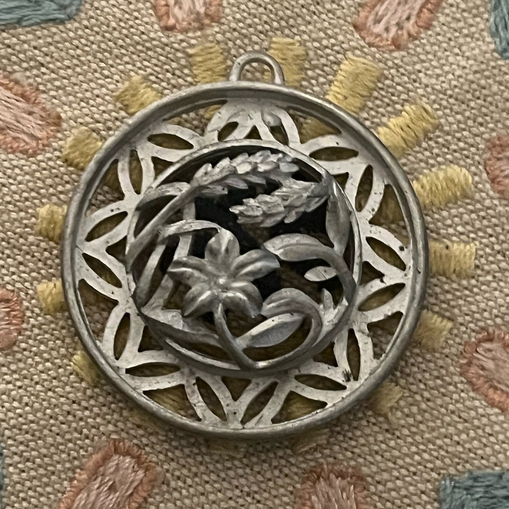VINTAGE RARE MONET PENDANT - Picture 2 of 4
